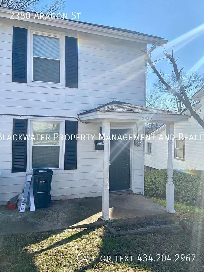 One Bedroom One Bath Duplex — Photo 1