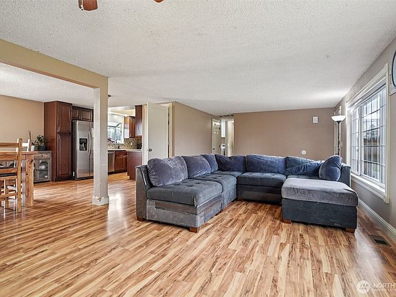 4th image of 15720 120th Avenue SE