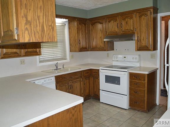 2nd image of 2965 Springwood Ln