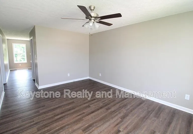 927 Lc Ave — Photo 2