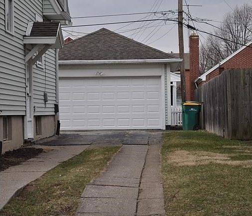 5th image of 104 Cushing Ave
