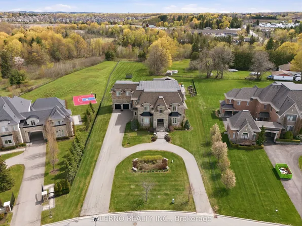 21 Stallions Ct, Vaughan, ON L6A 4V5