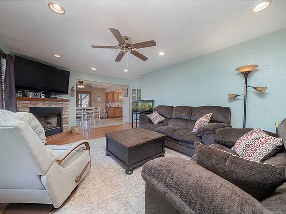 4th image of 4796 Cave Dr