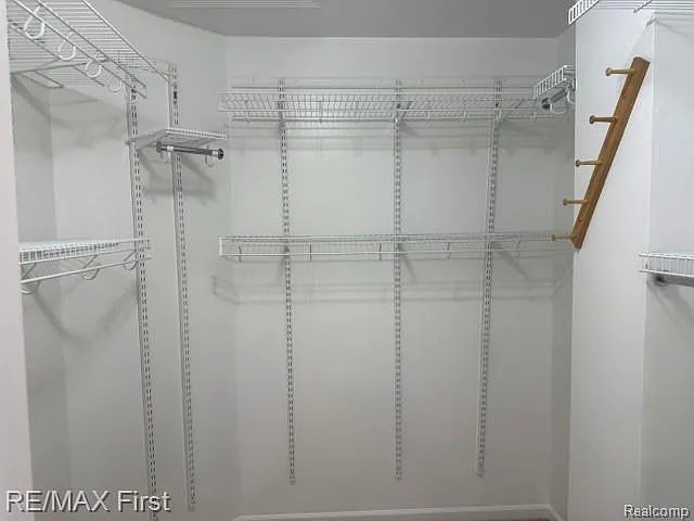 16713 Kensington Dr — Photo 11