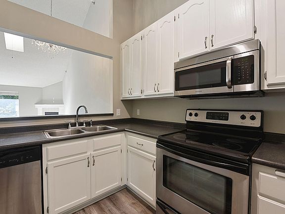 2nd image of 7500 Edinborough Way APT 3302