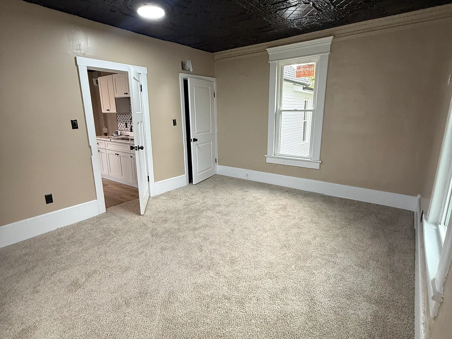 1 bed, 500 sqft, $1,050 — Photo 3