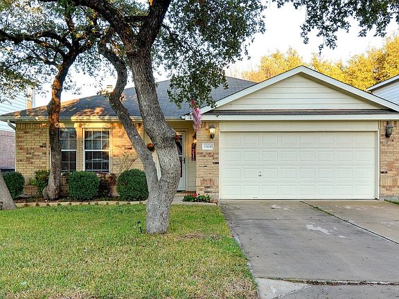 3rd image of 2304 Amy Lynn Ln