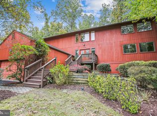 10729 Cross School Rd, Reston, VA 20191