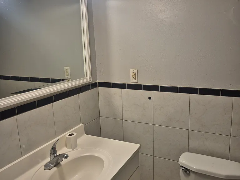 120 W Catalan St #118 — Photo 5