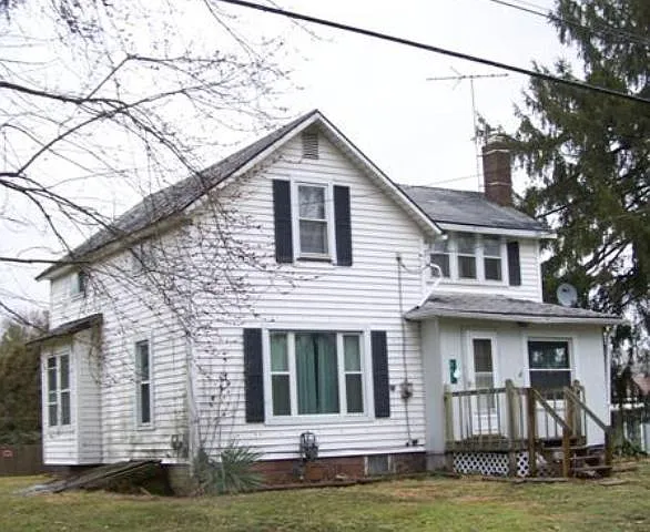 251 Coulter St photo 1