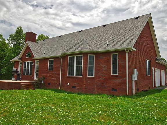 5th image of 427 Fair Oak Ln