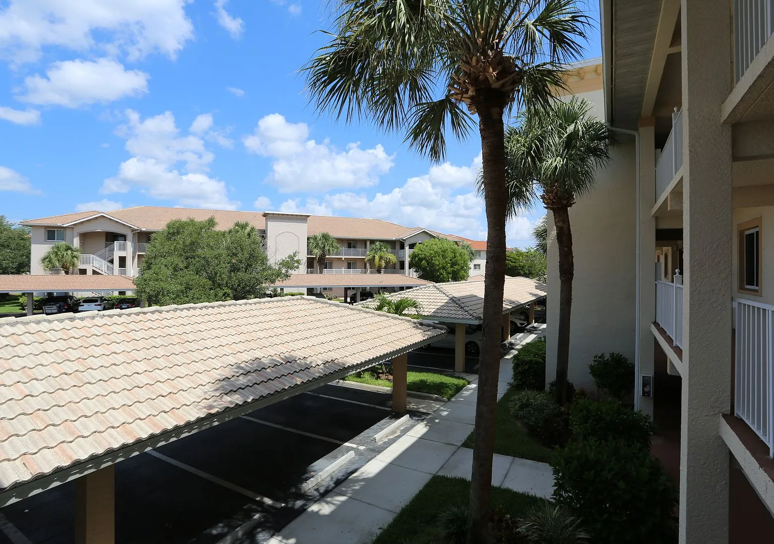Annual Rental Blue Heron**2 Bed / Bath 700 Mandatory Minimum Credit Score Per Hoa — Photo 4