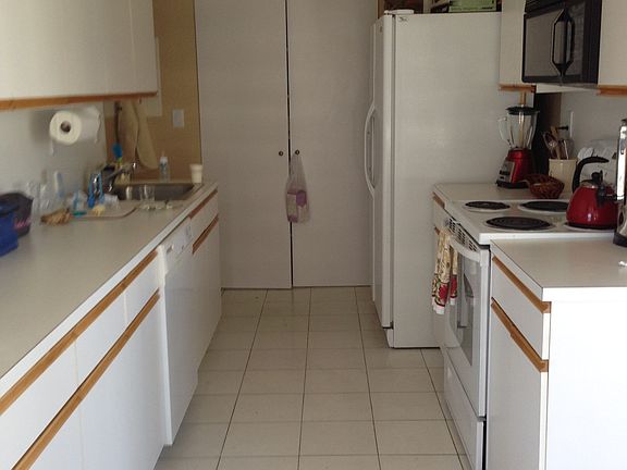 5th image of 19101 NE 36th Ct APT 1607