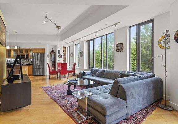 2nd image of 1313 Washington St APT 304