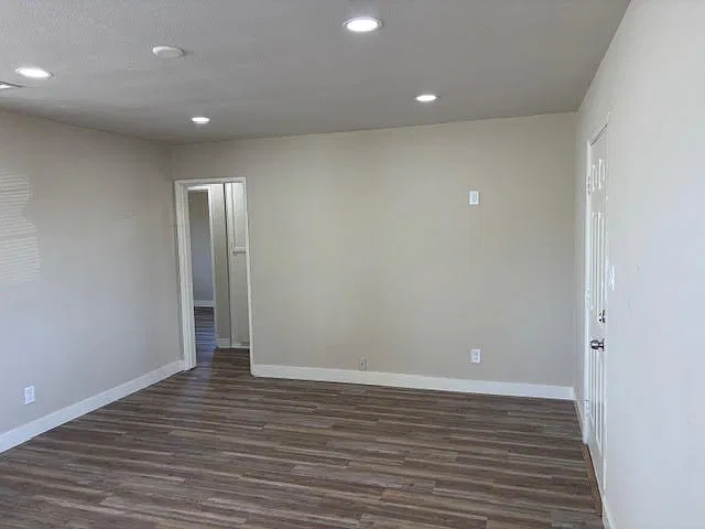2 bed, 903 sqft, $2,695 — Photo 2