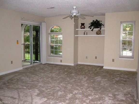 3rd image of 220 Fox Hollow Dr APT 108