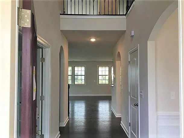 Foyer - 17526 Shearer Rd