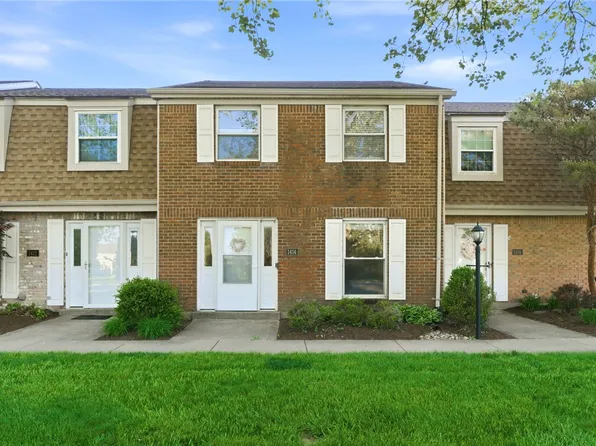 1414 Crown Point Ct, Dayton, OH 45434