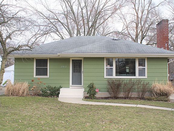 3rd image of 2862 Gerald Ave NE