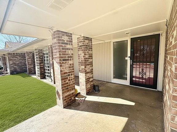 5th image of 2502 Wildwood Dr