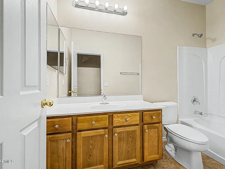 3060 E Ravenswood Dr — Photo 16