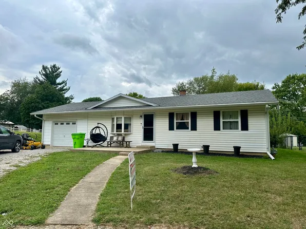 315 Fairlane Dr, Crawfordsville, IN 47933