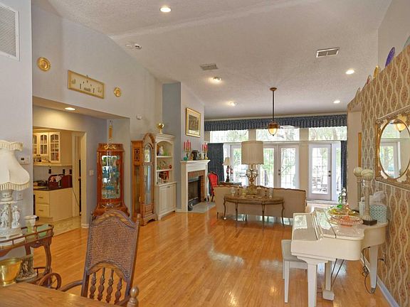 4th image of 12082 Wekiwa Cir