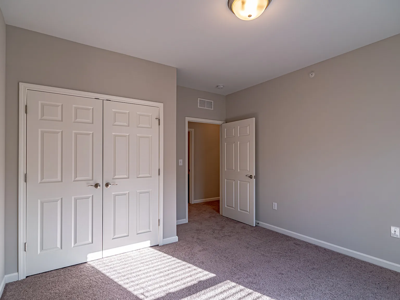 Saddlebred Park Apartments — Photo 2