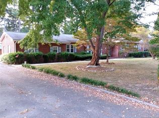 1320 Riverview Dr, West Point, VA 23181