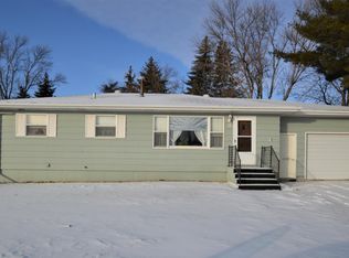 18 Linda Ln, Aberdeen, SD 57401