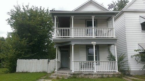 1st image of 2809 E 3rd St