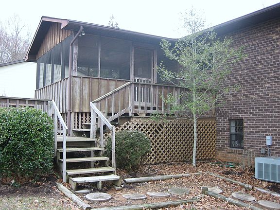 3rd image of 506 Deerfield Cir
