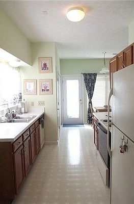 5th image of 2586 Worthington Dr
