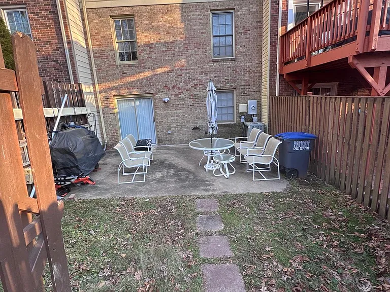 7416 Erska Woods Ct — Photo 15