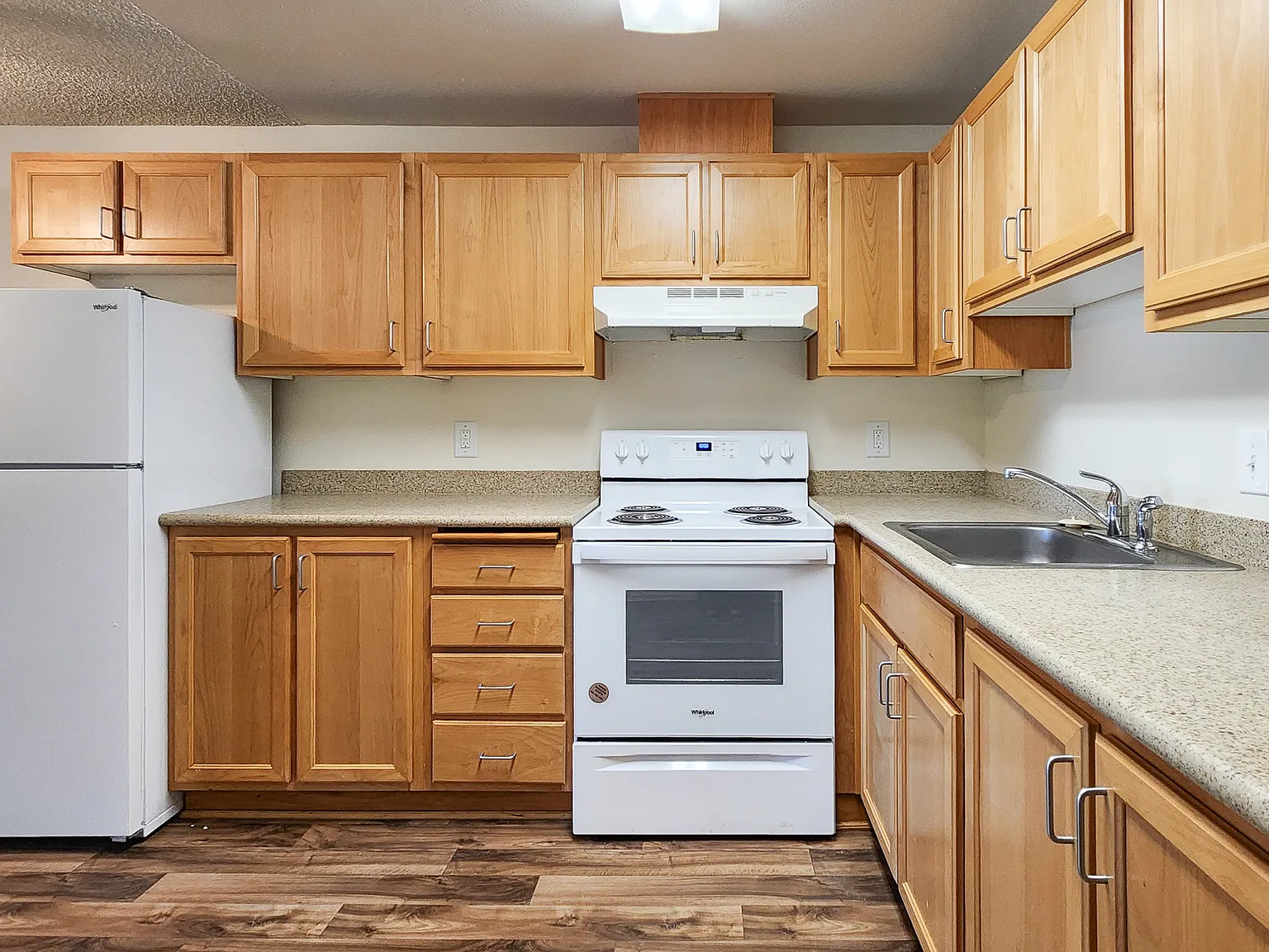 Metzger Park Apartments — Photo 2