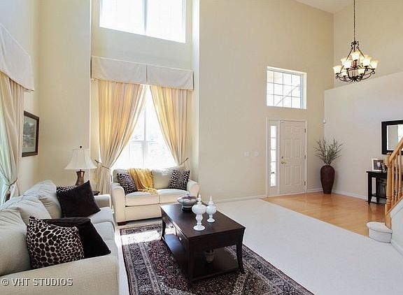 3rd image of 552 W Crooked Stick Ct