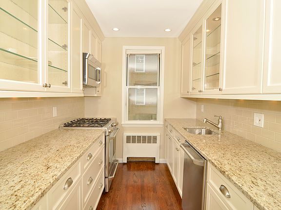 2nd image of 324 Palmer Ter APT 1B