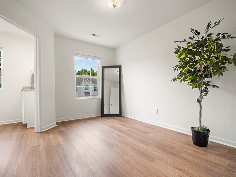 404 Beech St #1 — Photo 14