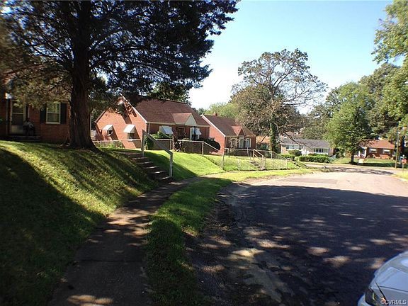 2nd image of 1514 Bowen St