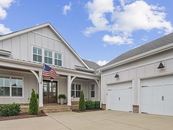 4th image of 994 Spruce Ridge Ln
