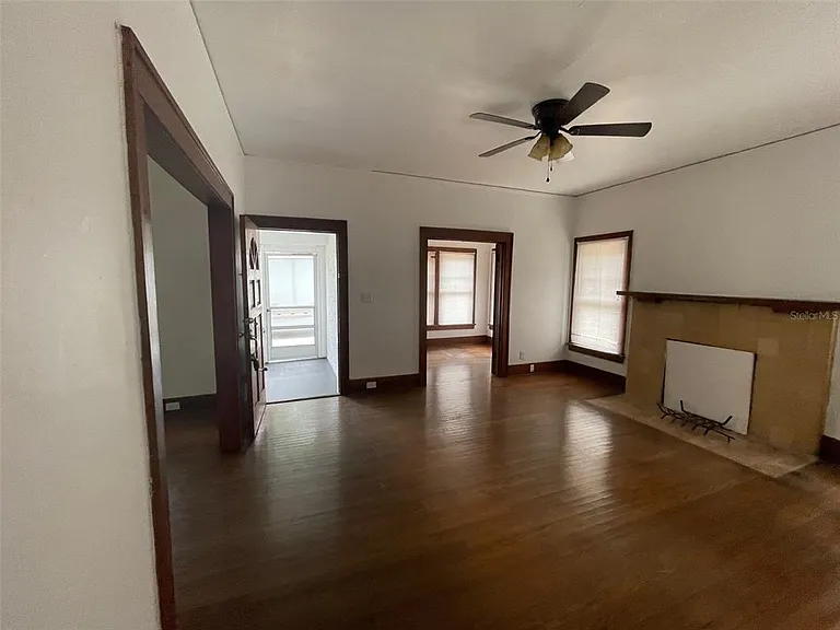 2635 W University Ave — Photo 9