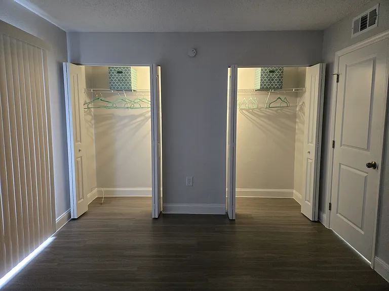 Veranda Flats — Photo 25