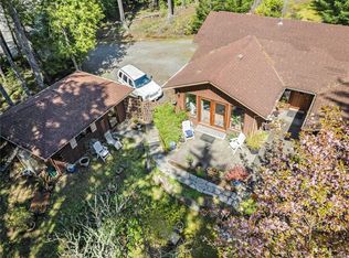 112 Cairns Pl, Saltspring Island, BC V8K 0A6