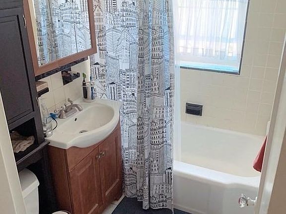 4th image of 16 Englewood Ave #3
