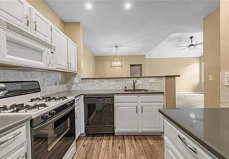 633 Eagle Pointe Dr #633 — Photo 5