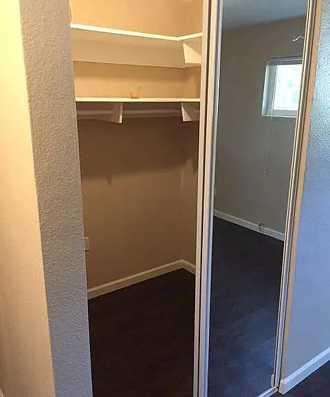 907 Acacia Way — Photo 11