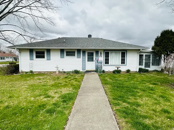 718 Northfield Dr, Lebanon, IN 46052