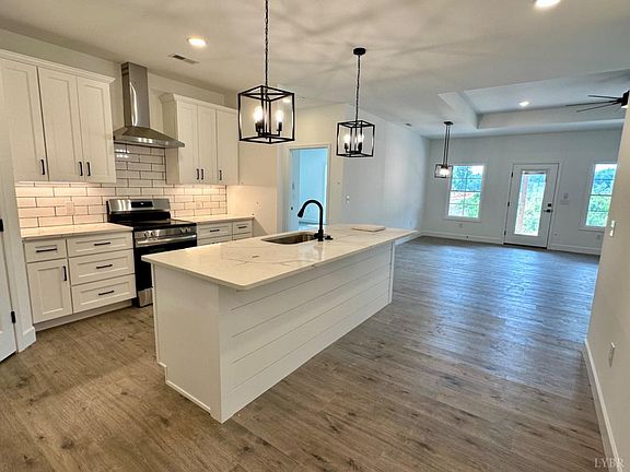 3rd image of 132 Bloom Ct