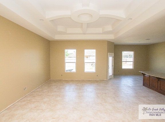 4th image of 214 Sendero E