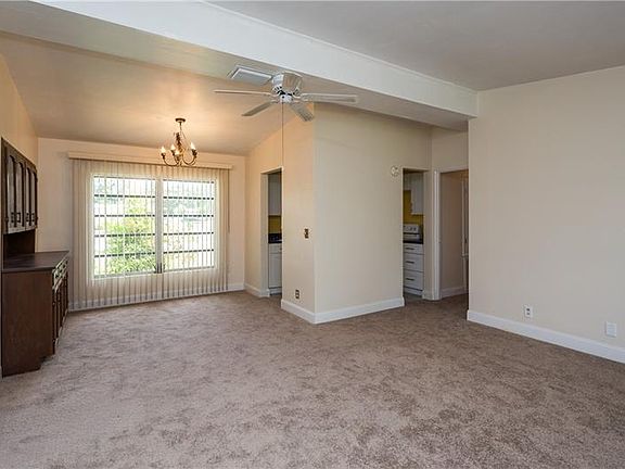 4th image of 216 S Sunland Dr